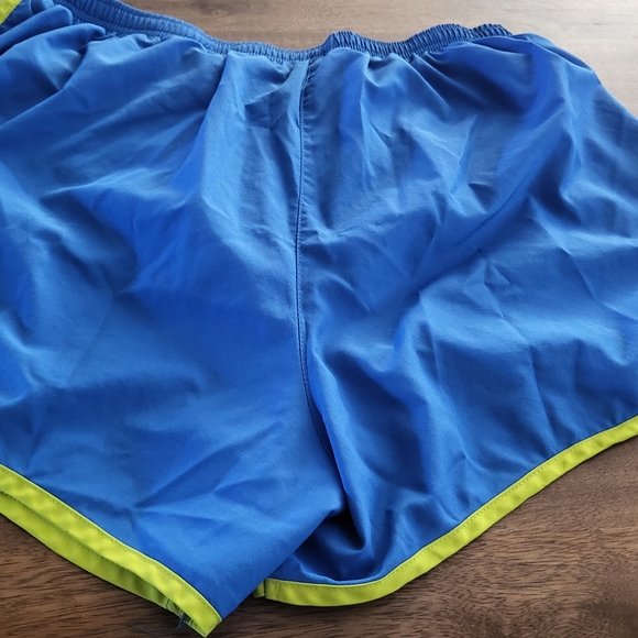 3 Nike fit dry running shorts - Picture 5 of 8
